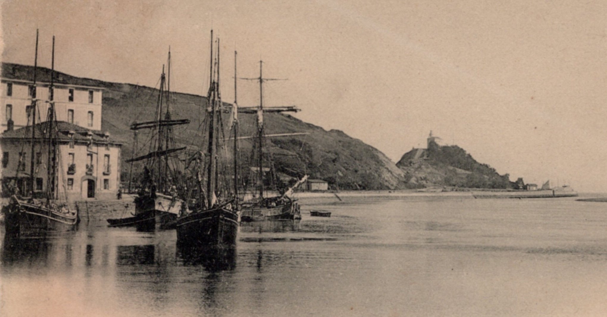 Zumaia harbour, original postcard, circa 1900